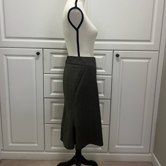 Banana Republic Pencil skirt | mermaid back | black and brown checkered size 4 - Picture 3 of 9